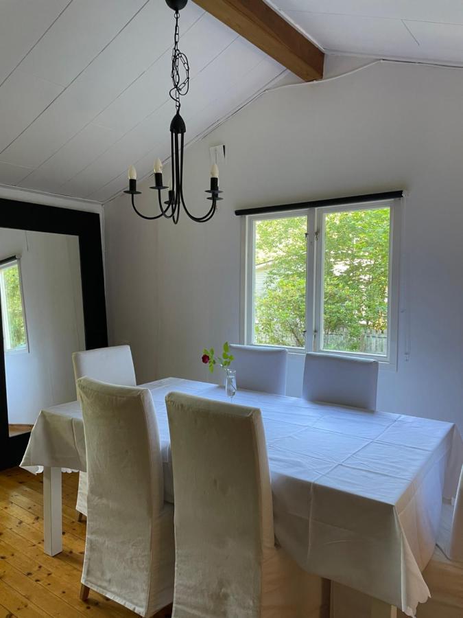 Sjoenaera Stuga Norrtälje Exterior photo