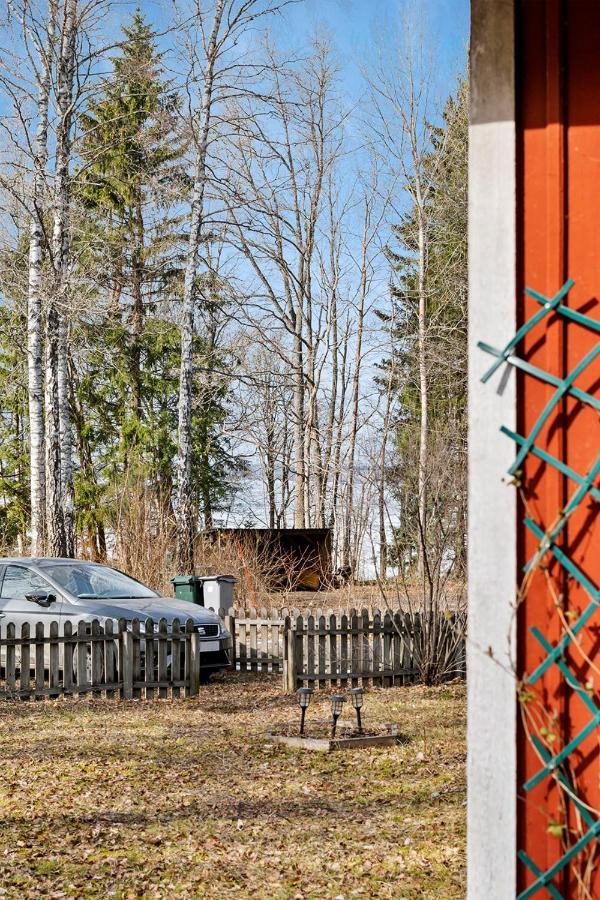Sjoenaera Stuga Norrtälje Exterior photo